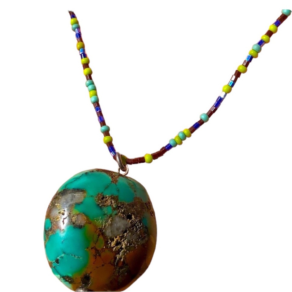 Beautiful turquoise necklace on glass beads - Picture 8 of 14